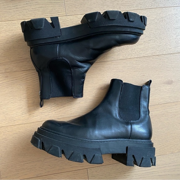 Sam Edelman waterproof platform leather chelsea boot - Picture 4 of 5